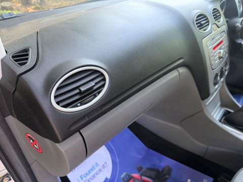 Ford Focus 1.6 TDCi DPF Zetec 5dr 37