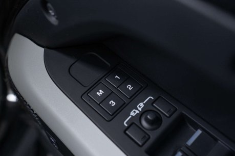 Land Rover Defender 3.0 Defender XS Edition D MHEV A 4WD 5dr 16