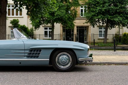 Mercedes-Benz SL 300 Roadster 15