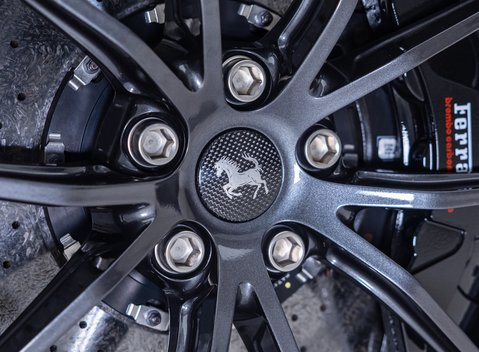Ferrari 812 Competizione 57