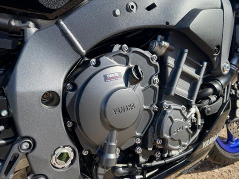 Yamaha MT-10 1000 SP Hyper-naked Euro 5 18