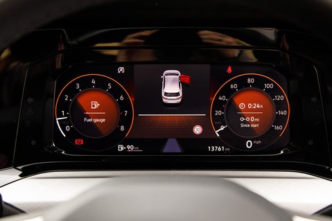 Volkswagen Golf LIFE TSI 14