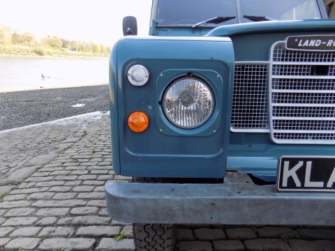Land Rover 88 Series 111 Petrol + 7 Seats 40