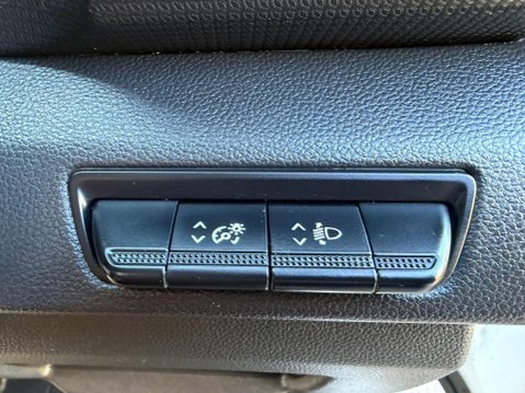 Renault Trafic 2.0 dCi Blue LL30 Business Panel Van 5dr Diesel Manual L2 H1 Euro 6 (s/s) ( 33