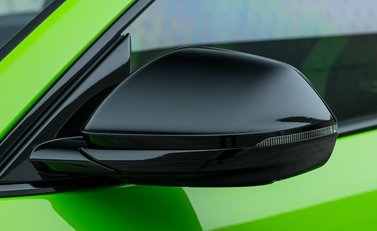 Lamborghini Urus PEARL CAPSULE 38