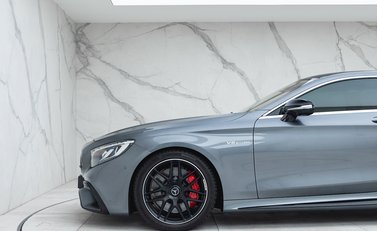 Mercedes-Benz S63 AMG Coupe 30