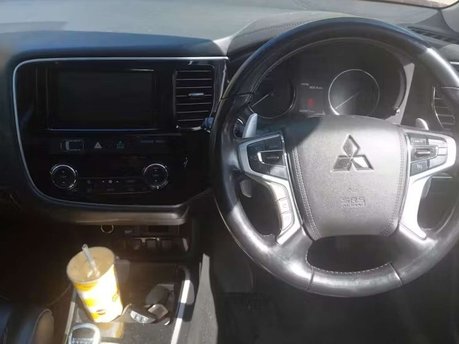 Mitsubishi Outlander 2.0h 12kWh GX4h SUV 5dr Petrol Plug-in Hybrid CVT 4WD Euro 6 (s/s) (200 ps) 7