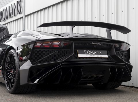 Lamborghini Aventador SV LP 750-4 Roadster 11