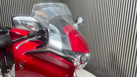 Honda VFR1200F VFR 1200 2014 ONLY 26K LUGGAGE NEW MOT WARRANTY TOURER 14