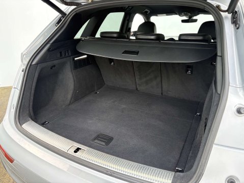 Audi Q5 2.0 Q5 S Line TFSI Quattro Semi-Auto 4WD 5dr 38