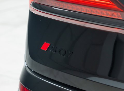 Audi SQ7 BLACK EDITION 33