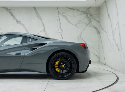 Ferrari 488 GTB 32