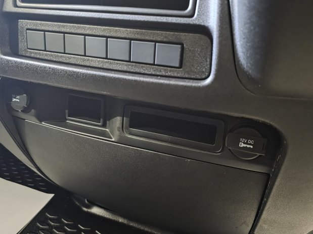 Iveco Daily Daily 35C14 Diesel 2.3 High Roof Business Van 4100L WB Hi-Matic 23
