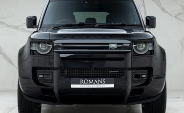 Land Rover Defender 110 X-Dynamic S D300 MHEV 4