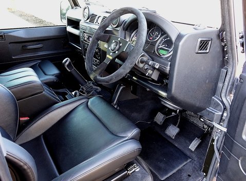 Land Rover Defender 90 Twisted T40 S 16