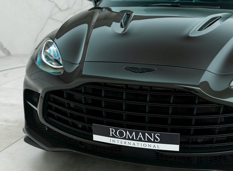 Aston Martin DBX 707 24