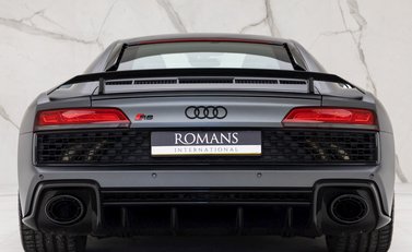 Audi R8 V10 Performance Carbon Black 5