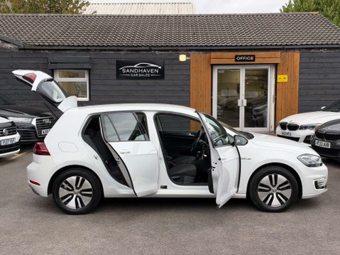 Volkswagen Golf 35.8kWh e-Golf Hatchback 5dr Electric Auto (136 ps) 8