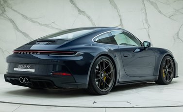 Porsche 911 GT3 TOURING (992) 6