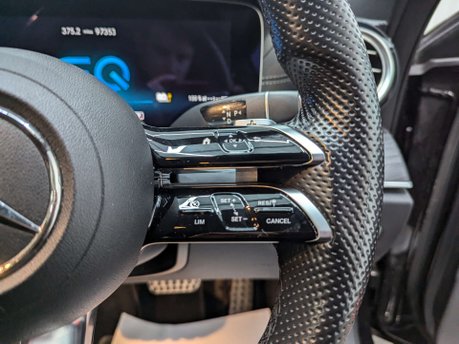 Mercedes-Benz E Class 2.0 E 300 AMG Line de Auto 4dr 77