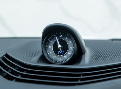 Porsche Taycan TURBO S CROSS TURISMO 19