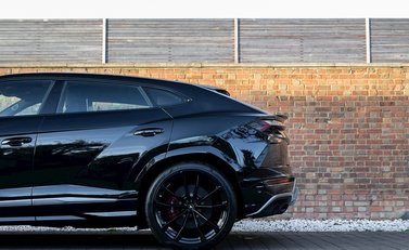 Lamborghini Urus 26
