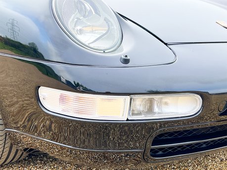 Porsche 911 CARRERA 4 15
