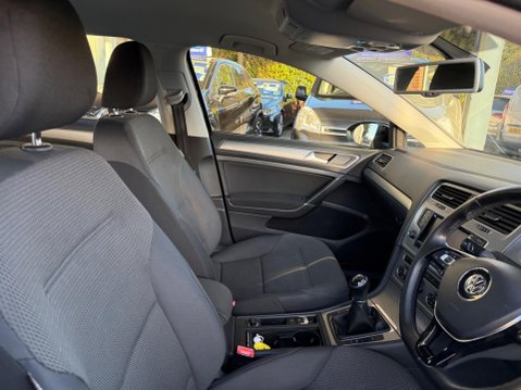 Volkswagen Golf 1.6 TDI BlueMotion Tech Match Euro 5 (s/s) 5dr 21