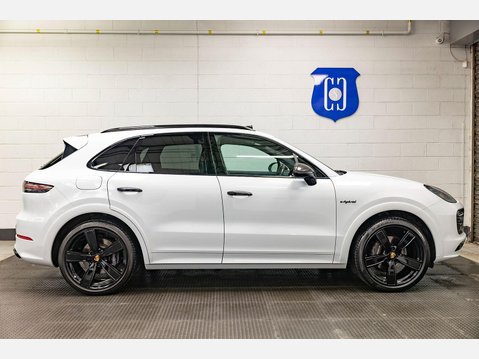 Porsche Cayenne 3.0 V6 E-Hybrid 17.9kWh Platinum Edition TiptronicS 4WD Euro 6 (s/s) 5dr (3 85