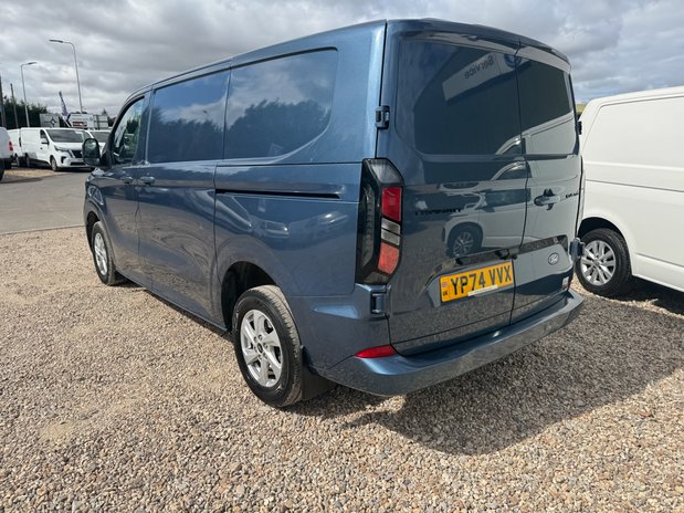 Ford Transit Custom SWB L1H1 Low Roof Limited 300 Air Con Alloys Camera Sensors EURO 6 10
