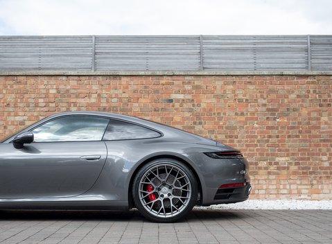 Porsche 911 Carrera 4S (992) 27