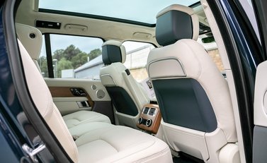 Land Rover Range Rover 4.4 SDV8 Autobiography 18