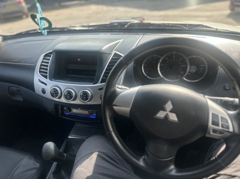 Mitsubishi L200 DI-D 4X4 CHALLENGER LB DCB 10