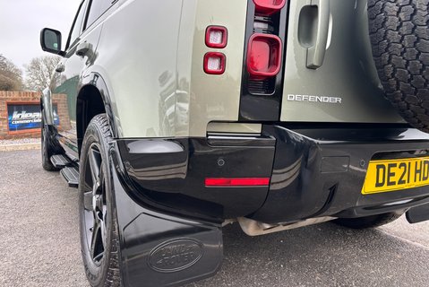 Land Rover Defender 110 D250 Hard Top SE MHEV - Deployable Towbar 26