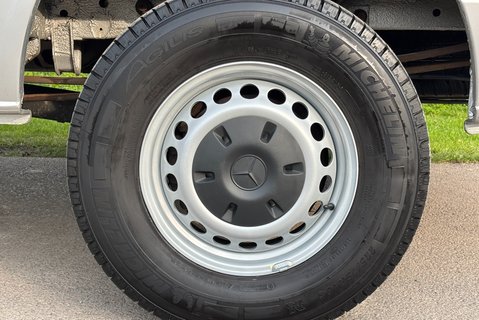 Mercedes-Benz Sprinter 319 V6 Cdi 4x4 5g-Tronic Mwb Hr Panel Van - Air Con - Direct from MOD 34