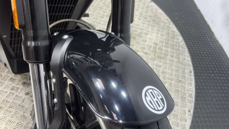 MBP C 2024 ONLY 3K 1 OWNER CRUISER BIKE 1000CC TOURER BIKE 37