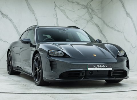 Porsche Taycan Turbo S Sport Turismo 6