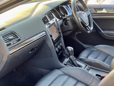 Volkswagen Golf 1.4 TSI BlueMotion Tech SE DSG Euro 5 (s/s) 5dr 10