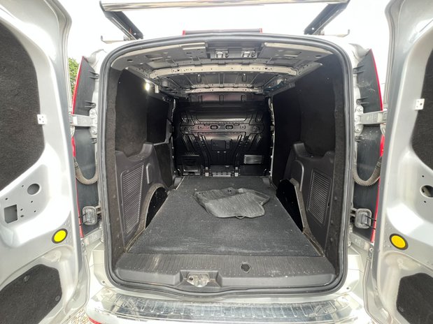 Ford Transit Connect SWB L1H1 Low Roof Limited Air Con Alloys Sensors EURO 6 NO VAT 10