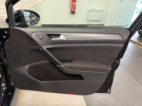 Volkswagen Golf e-Golf 5dr 27