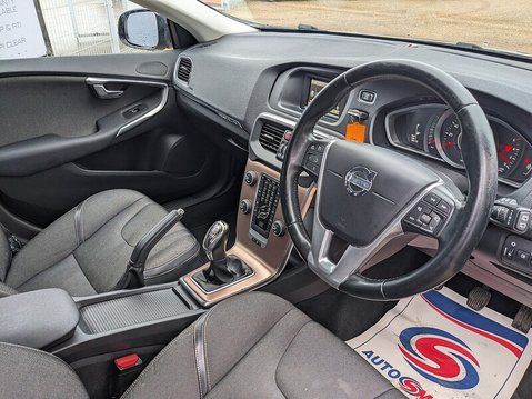 Volvo V40 D2 CROSS COUNTRY SE 12