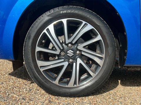 Suzuki Swift SZ5 DUALJET ALLGRIP MHEV 8