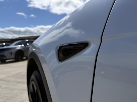 Tesla Model Y (Dual Motor) Long Range SUV 5dr Electric Auto 4WDE (384 bhp) 46