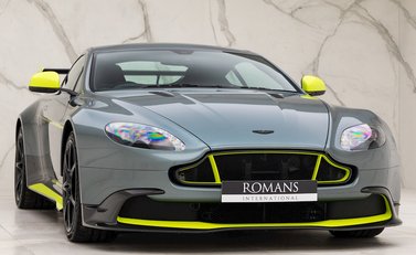 Aston Martin Vantage GT8 1