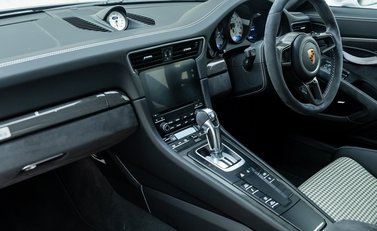 Porsche 911 GT3 RS Weissach (991.2) 17