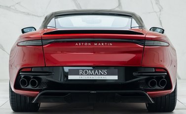 Aston Martin DBS Superleggera 8