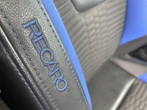 Ford Focus 2.0T EcoBoost ST-2 Euro 5 (s/s) 5dr 18