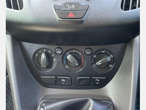 Ford Transit Connect 1.5 TDCi 220 Panel Van 5dr Diesel Manual L1 H1 (120 g/km, 74 bhp) 32