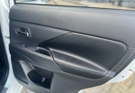 Mitsubishi Outlander PHEV 2.0h 12kWh GX4h CVT 4WD AUTO 23