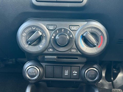 Suzuki Ignis SZ-T DUALJET MHEV 33